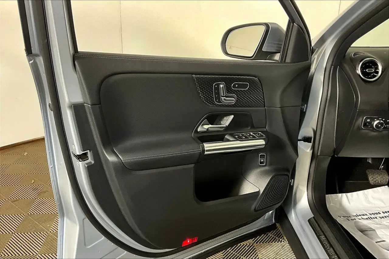 Mercedes-Benz GLA - Image 18
