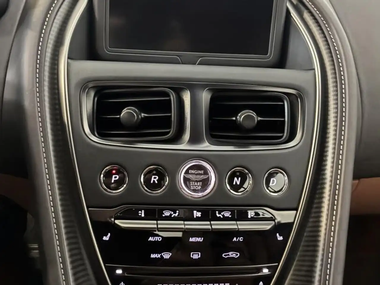Aston Martin DBS - Image 12