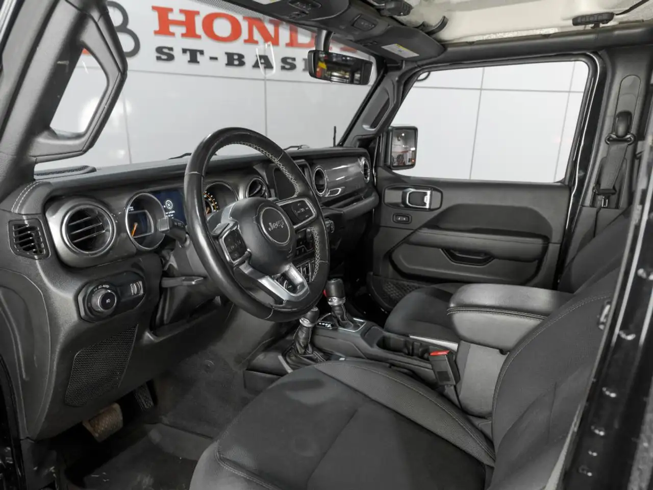 Jeep Wrangler - Image 16