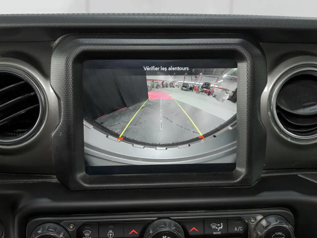 Jeep Wrangler - Image 25