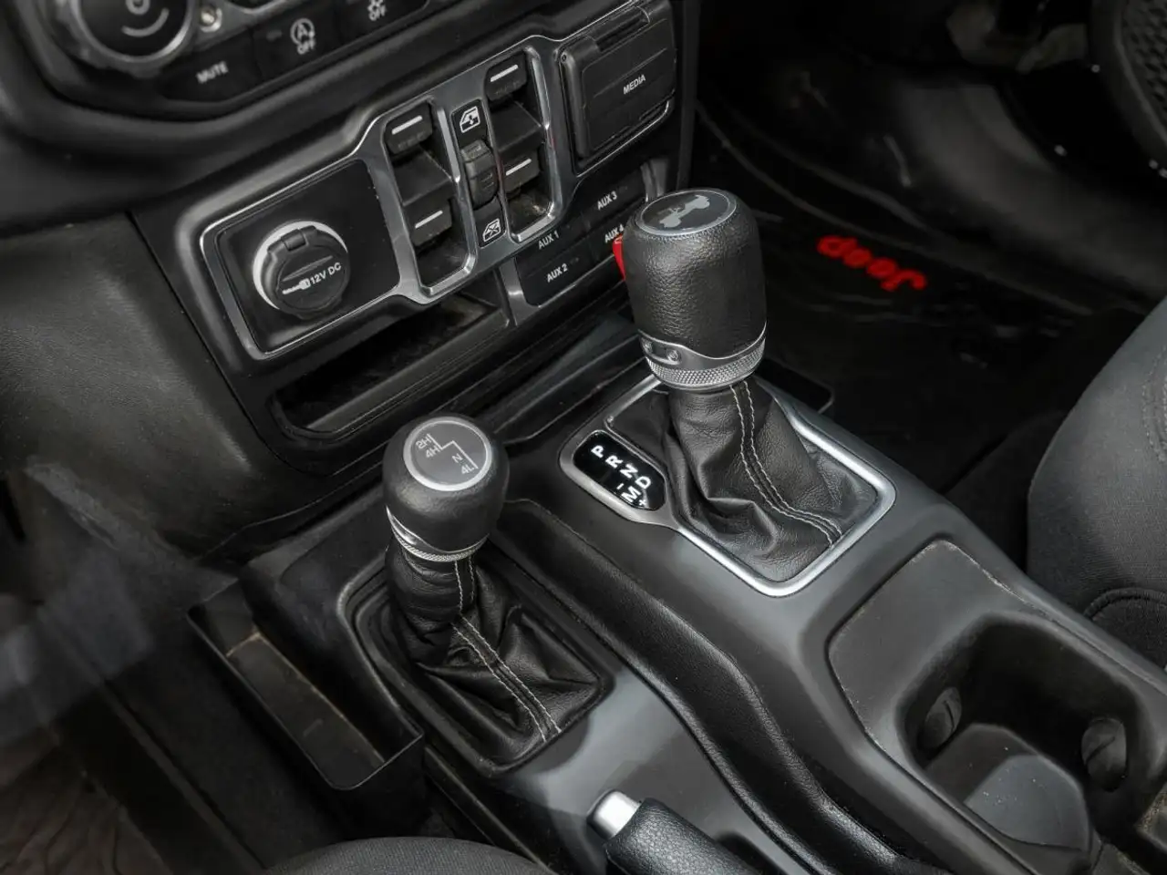 Jeep Wrangler - Image 20