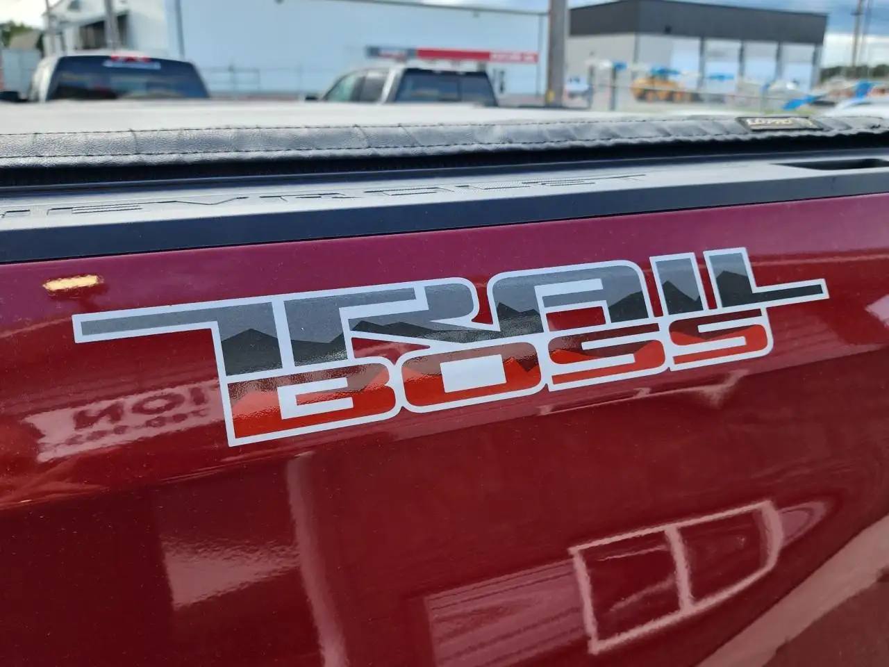 Chevrolet Silverado 1500 - Image 14