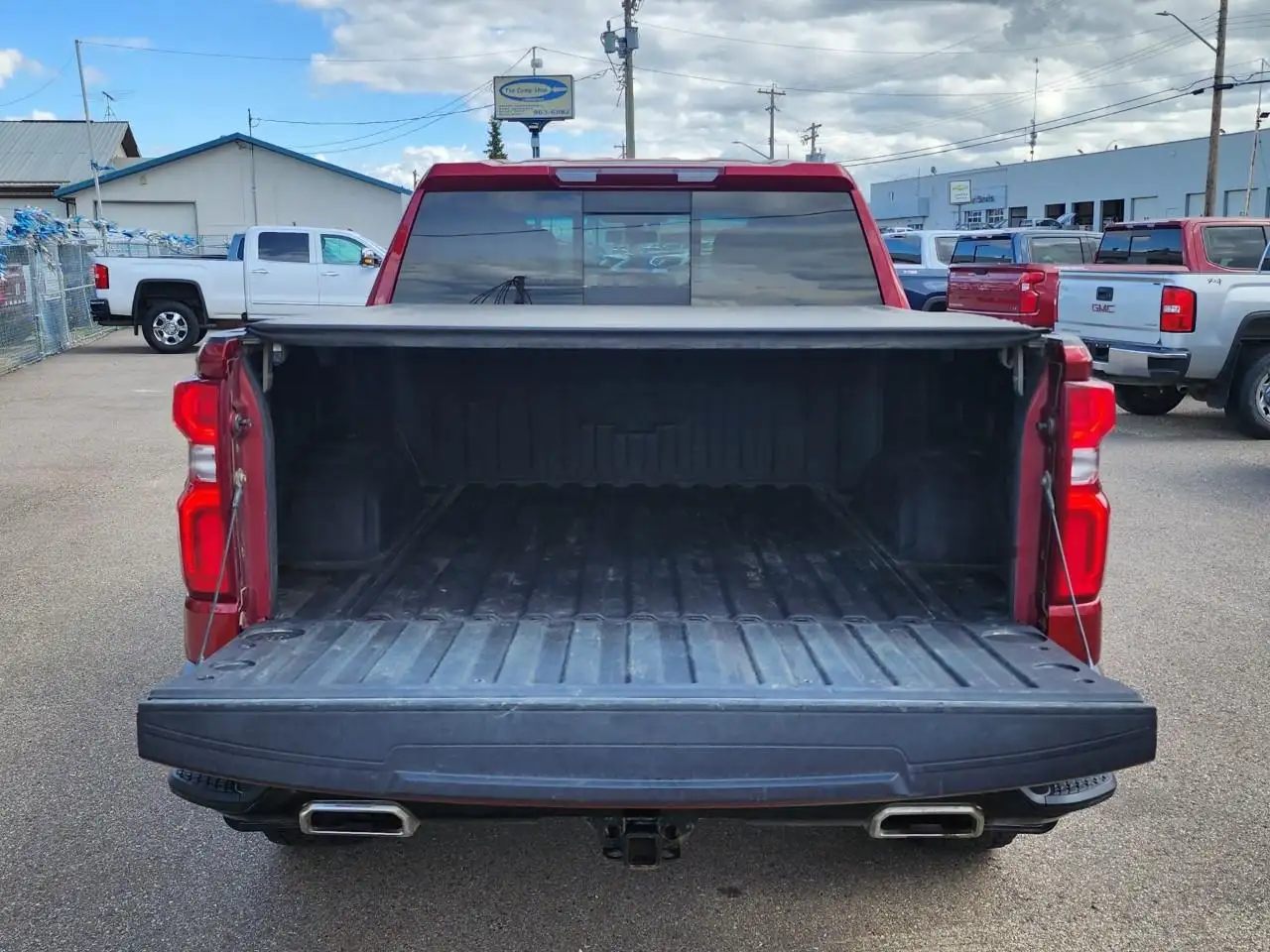 Chevrolet Silverado 1500 - Image 18