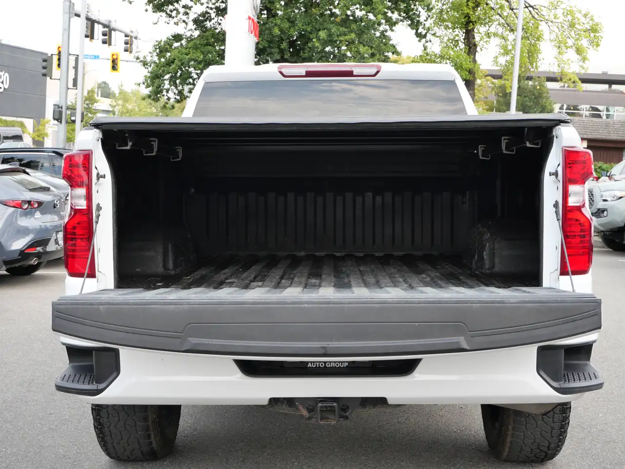 Chevrolet Silverado 1500 - Image 23