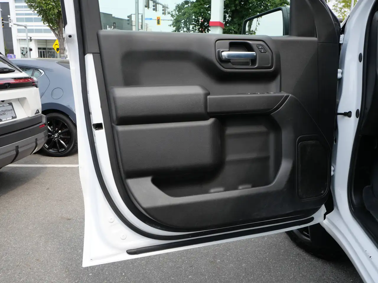 Chevrolet Silverado 1500 - Image 11