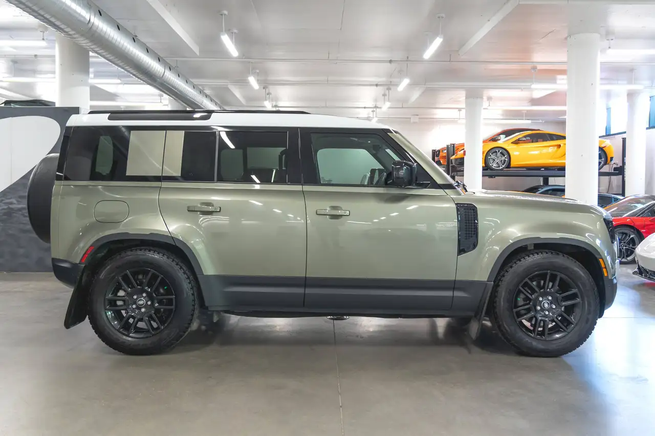 Land Rover Defender - Image 7