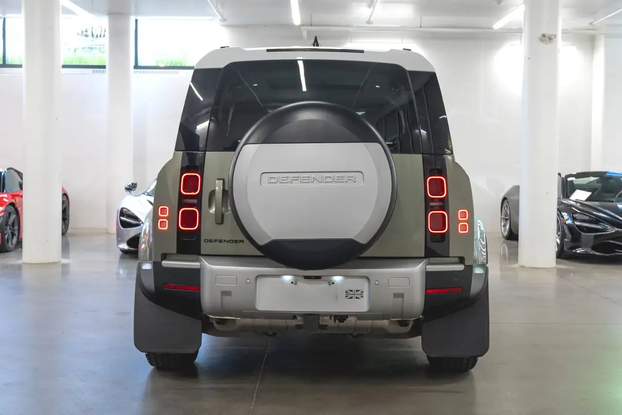 Land Rover Defender - Image 16
