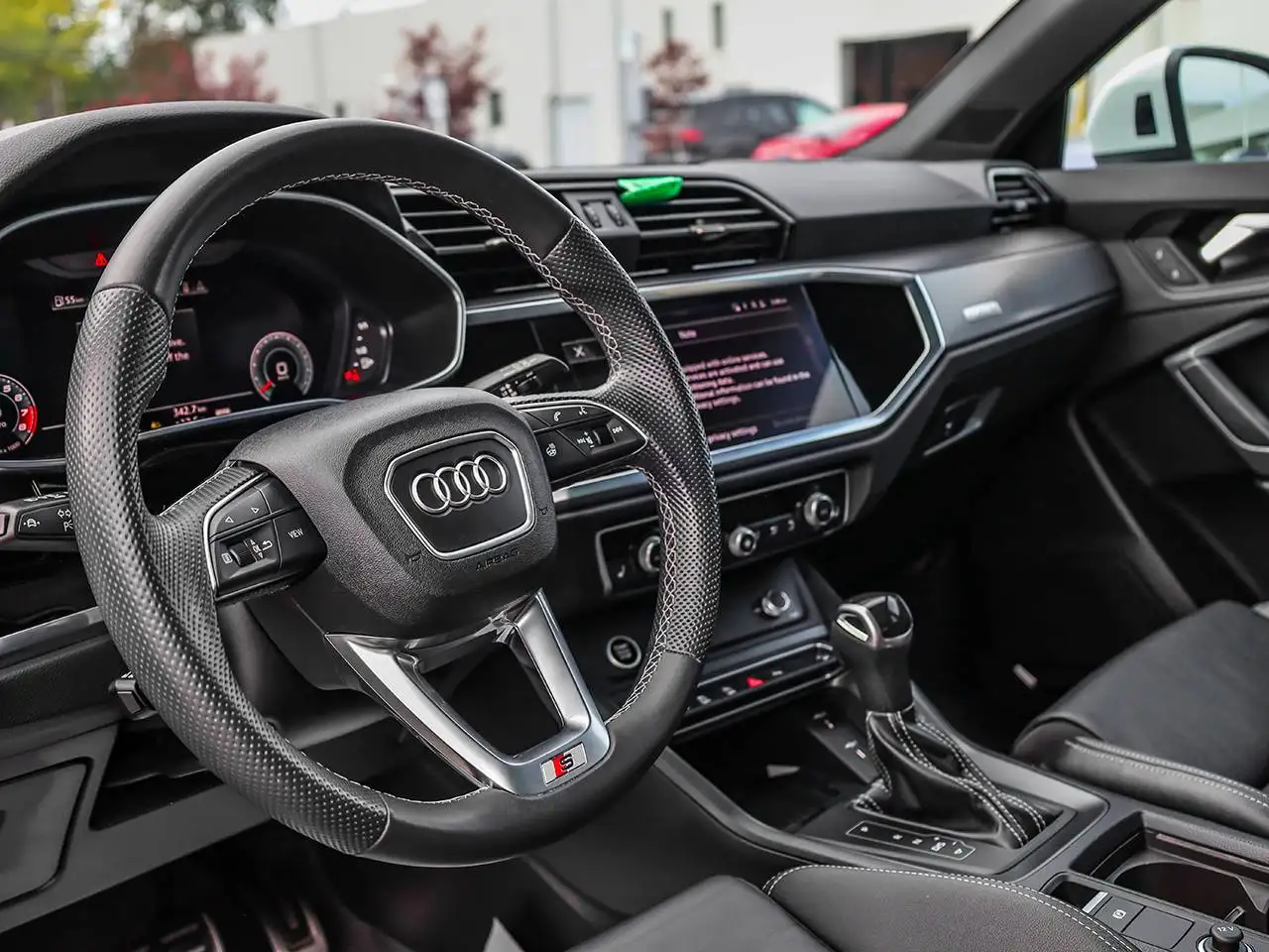 Audi Q3 - Image 15