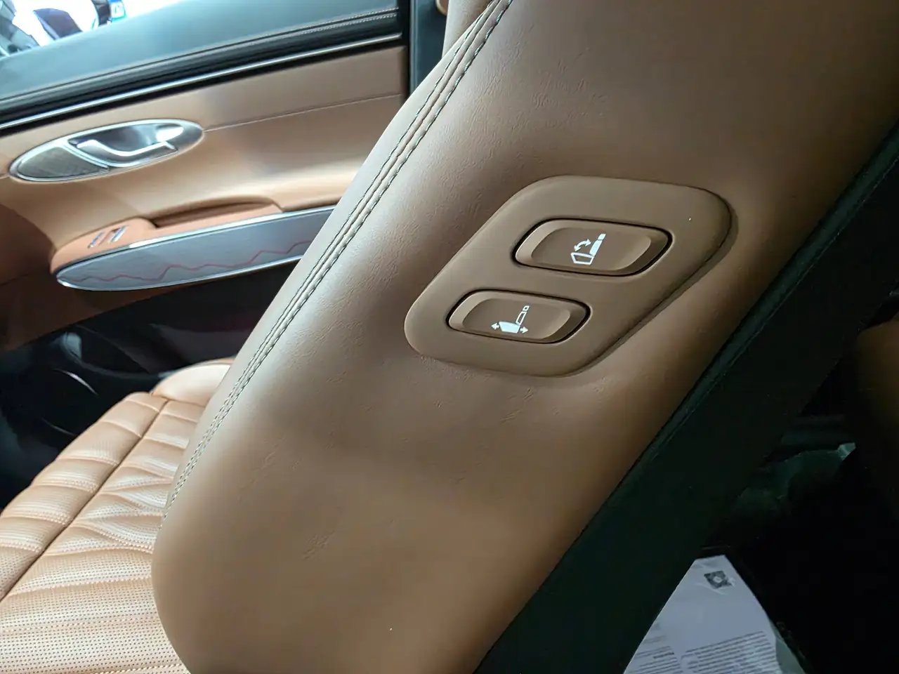 Genesis GV70 - Image 31