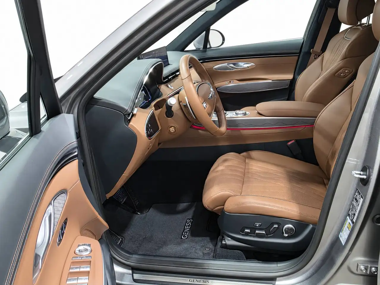 Genesis GV70 - Image 14