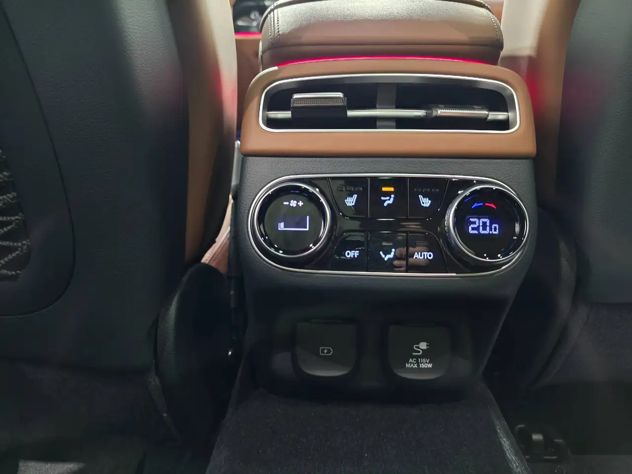 Genesis GV70 - Image 32