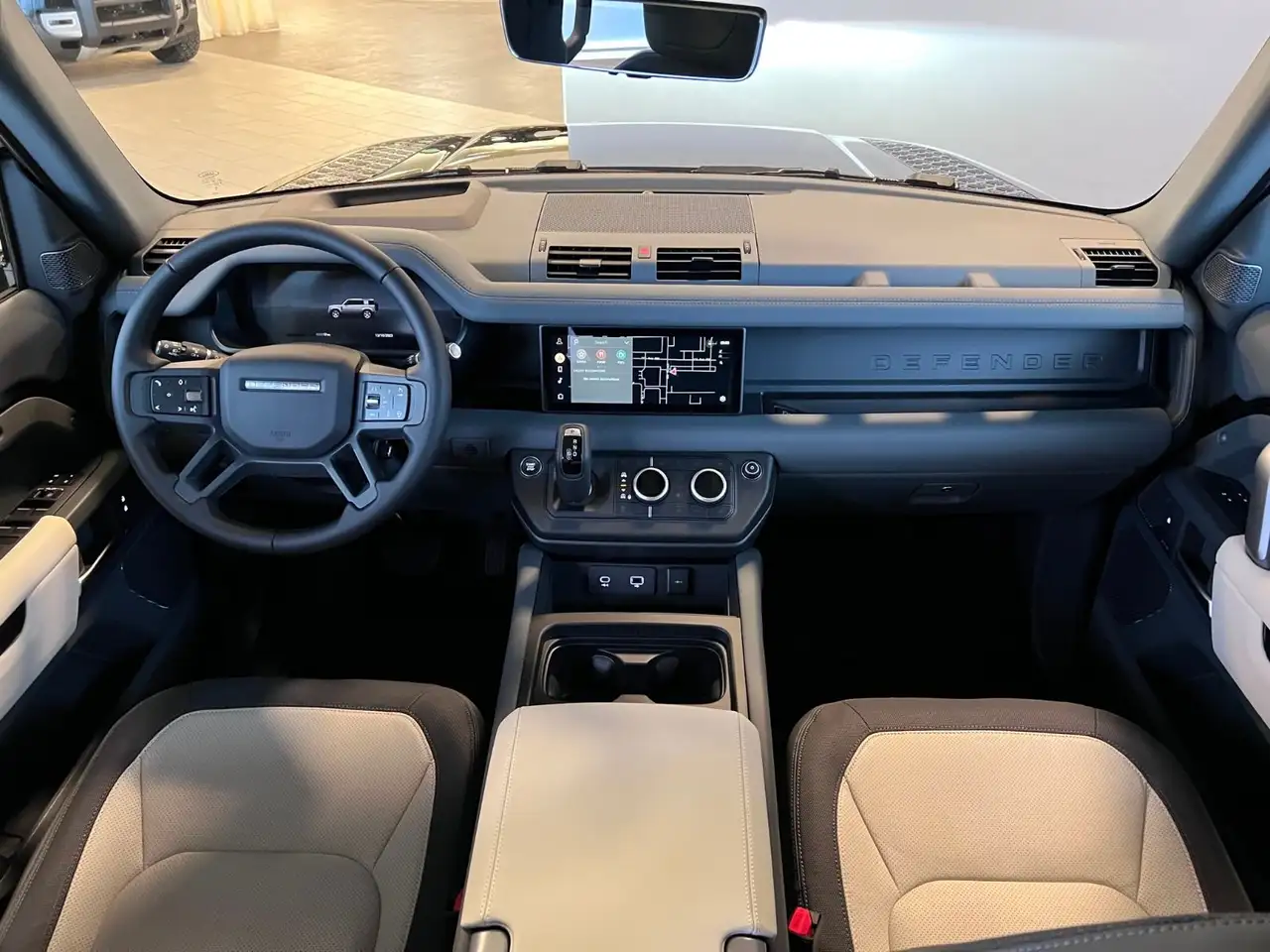Land Rover Defender - Image 10