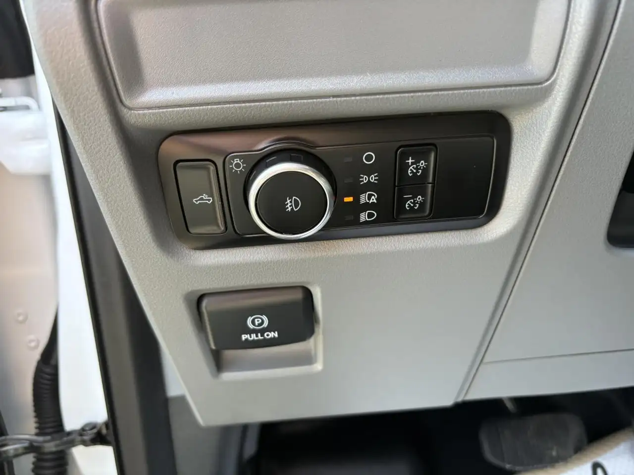 Ford F-150 - Image 18
