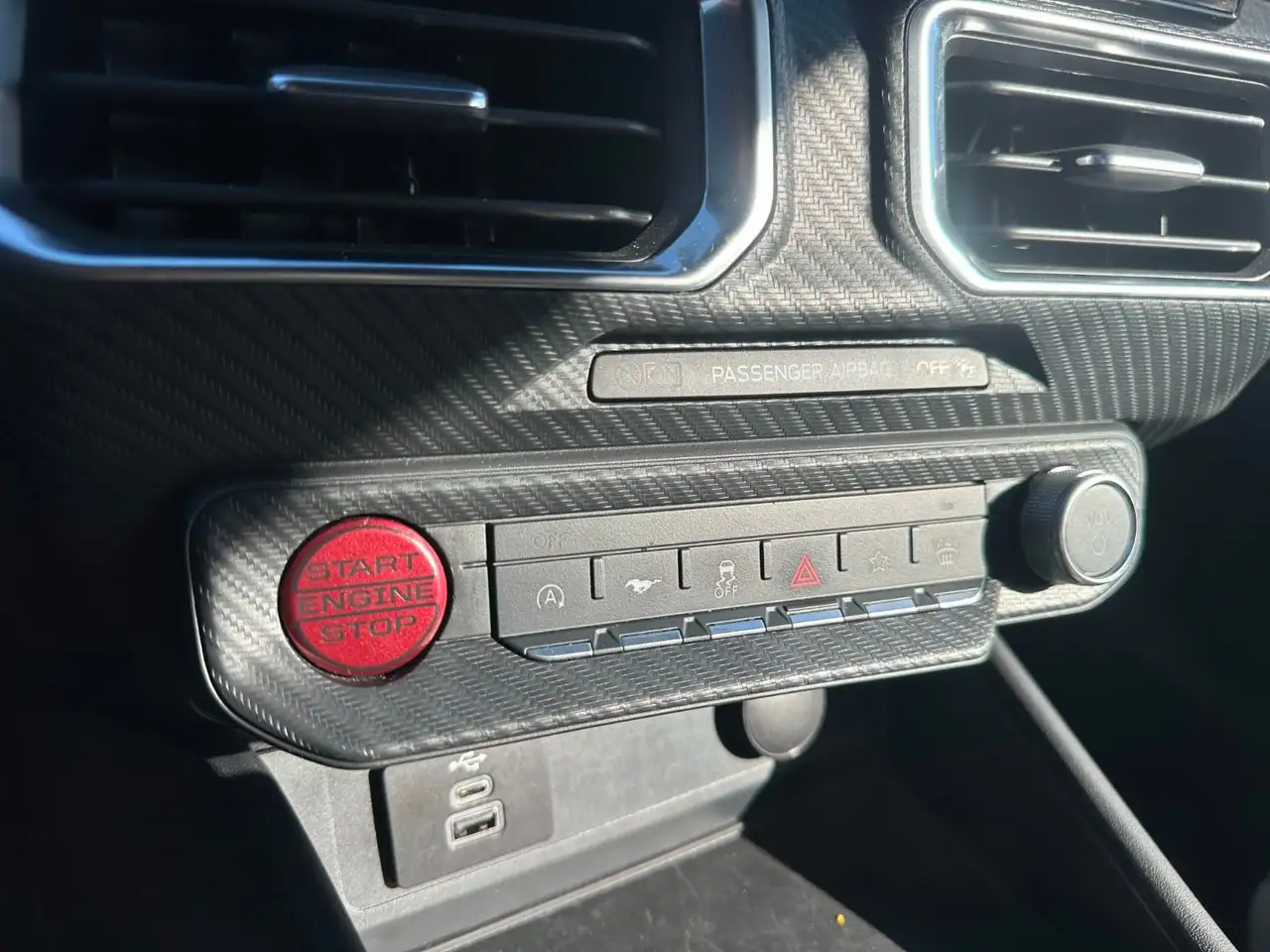 Ford Mustang - Image 21