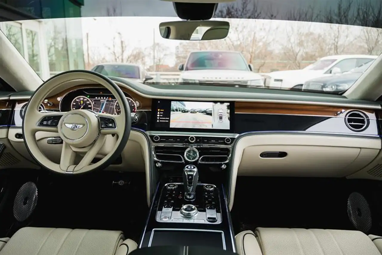 Bentley Flying Spur - Image 4