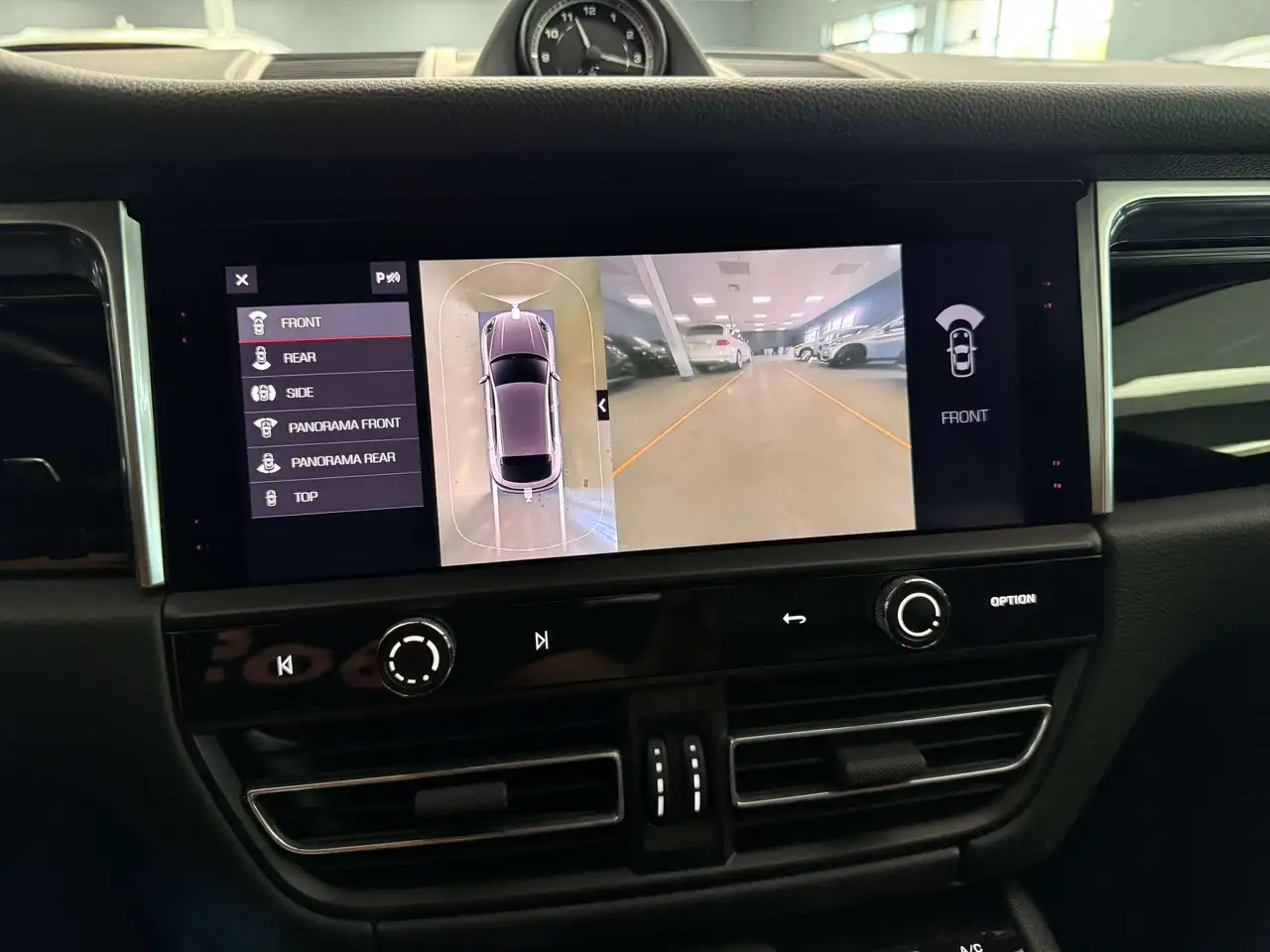 Porsche Macan - Image 38