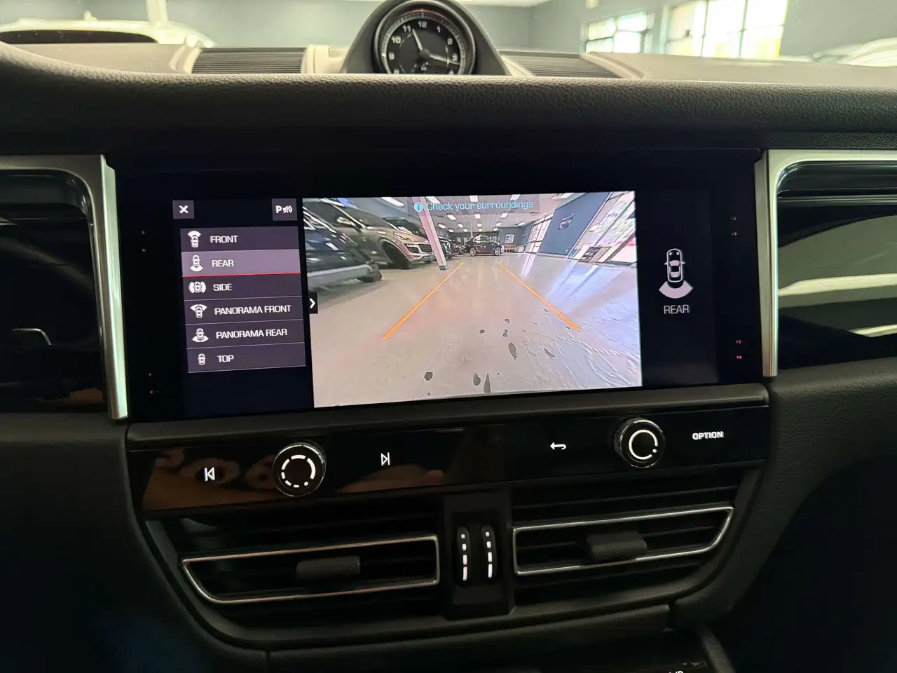 Porsche Macan - Image 37