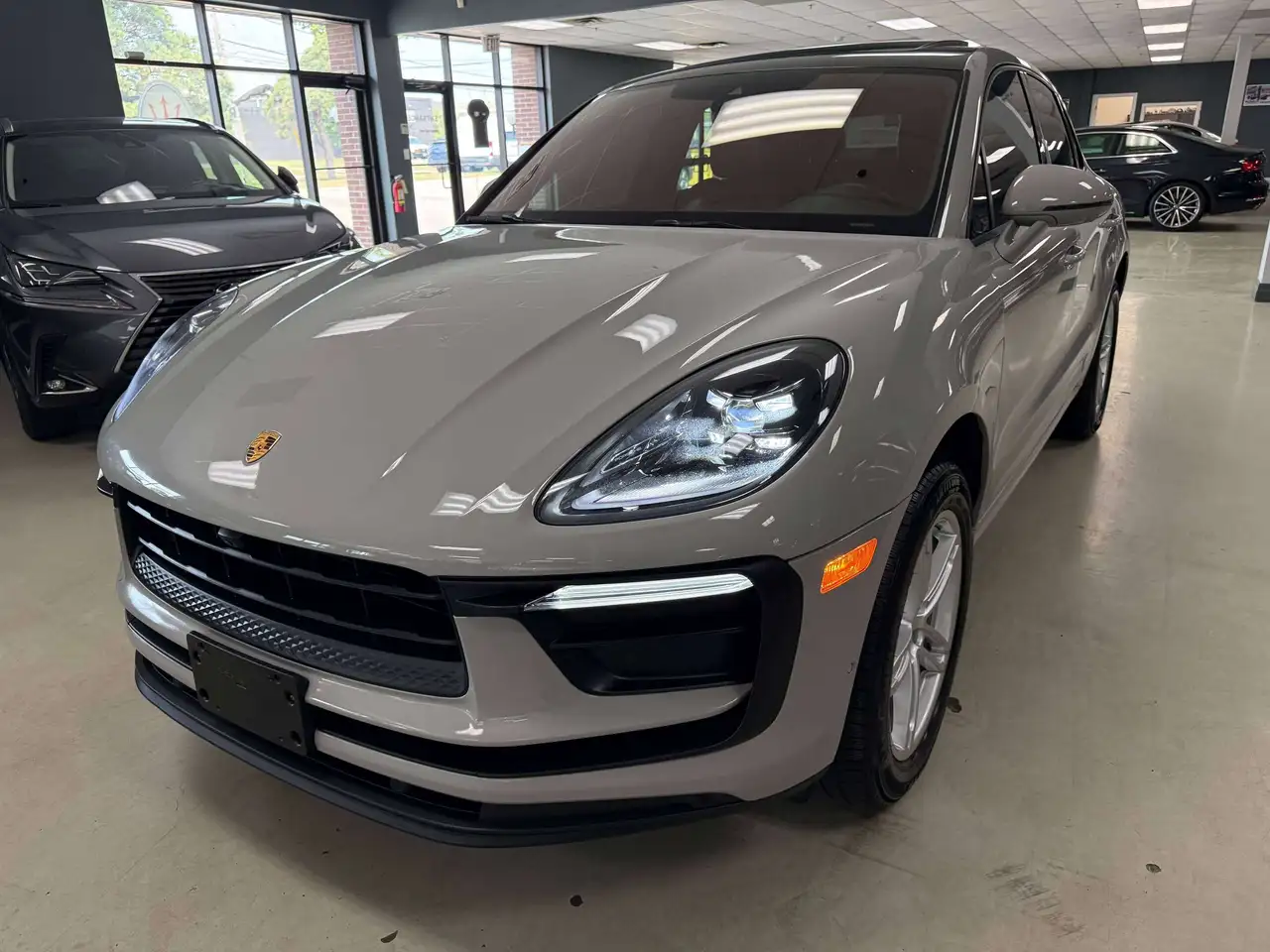 Porsche Macan - Image 10