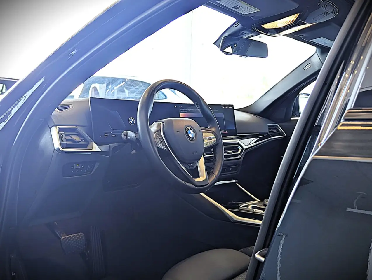 BMW 3 Series - Image 11