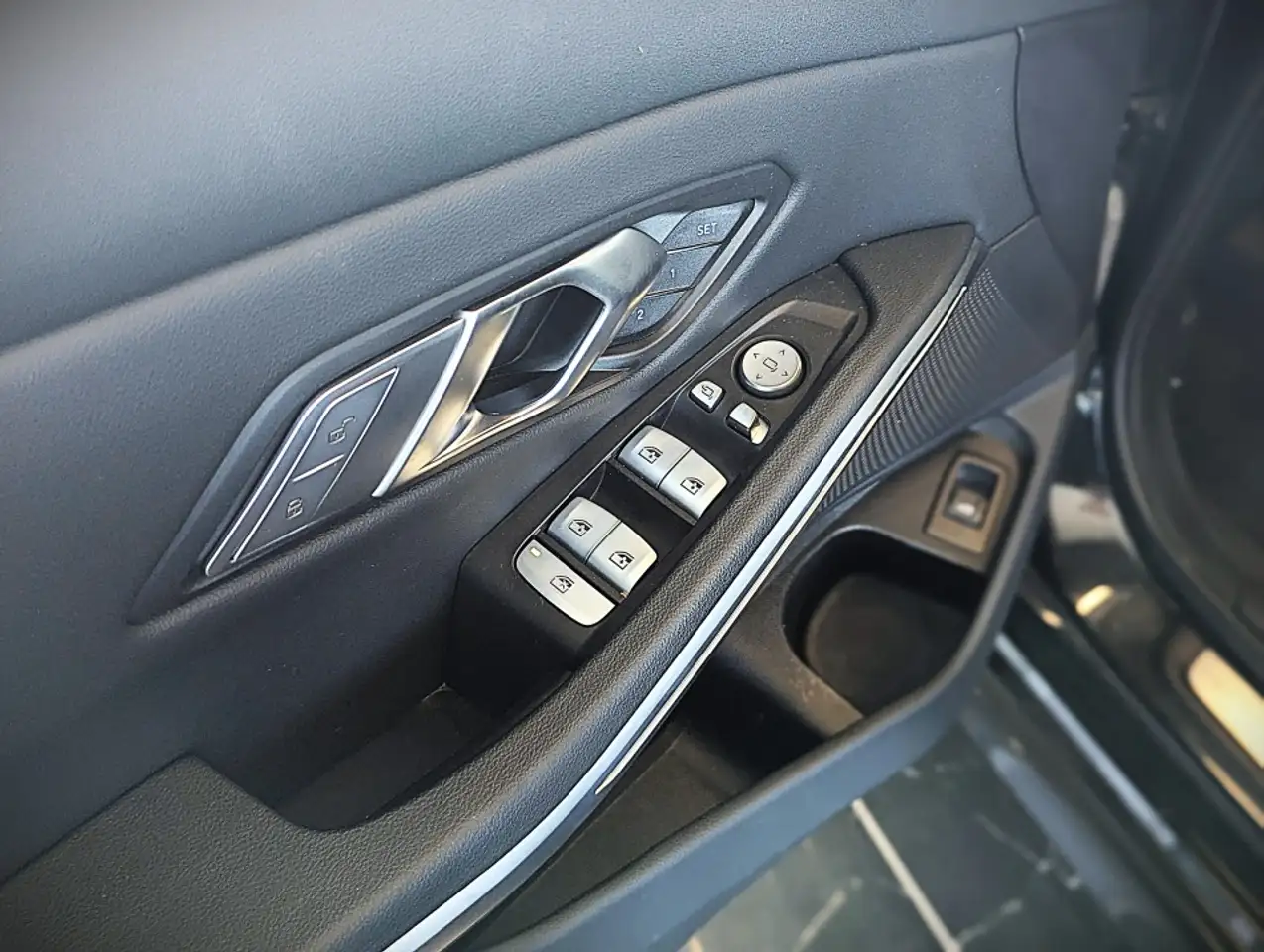 BMW 3 Series - Image 15