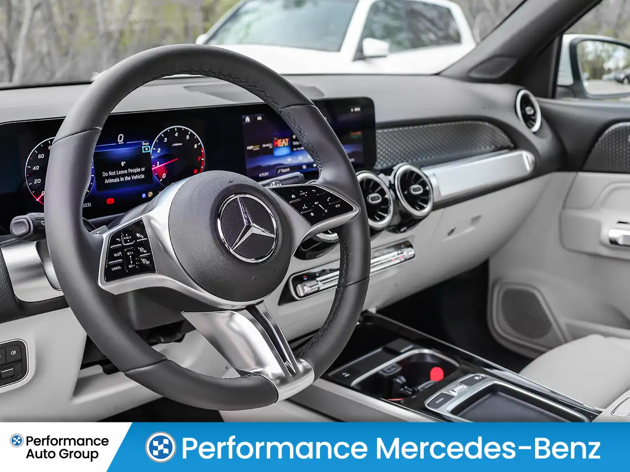 Mercedes-Benz GLB - Image 12