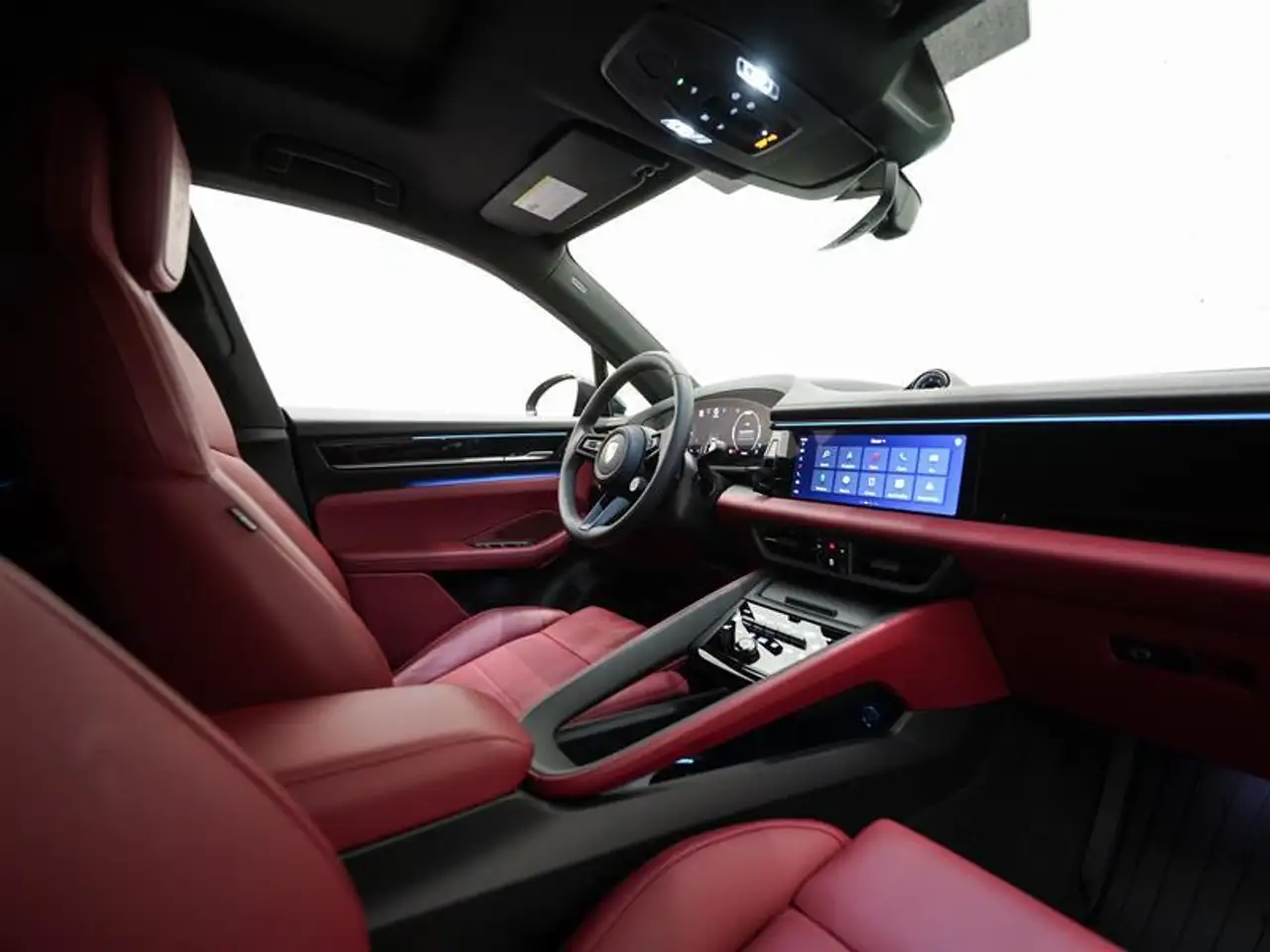 Porsche Macan - Image 13