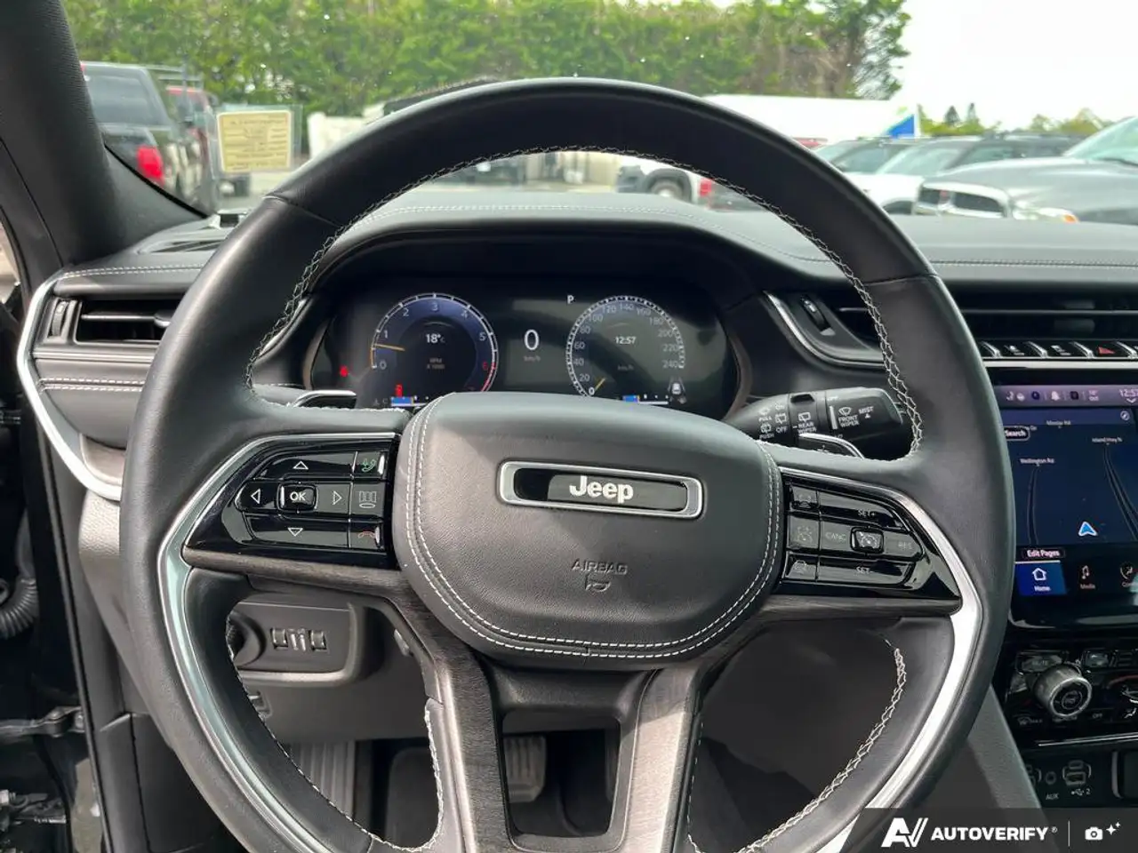 Jeep Grand Cherokee - Image 14