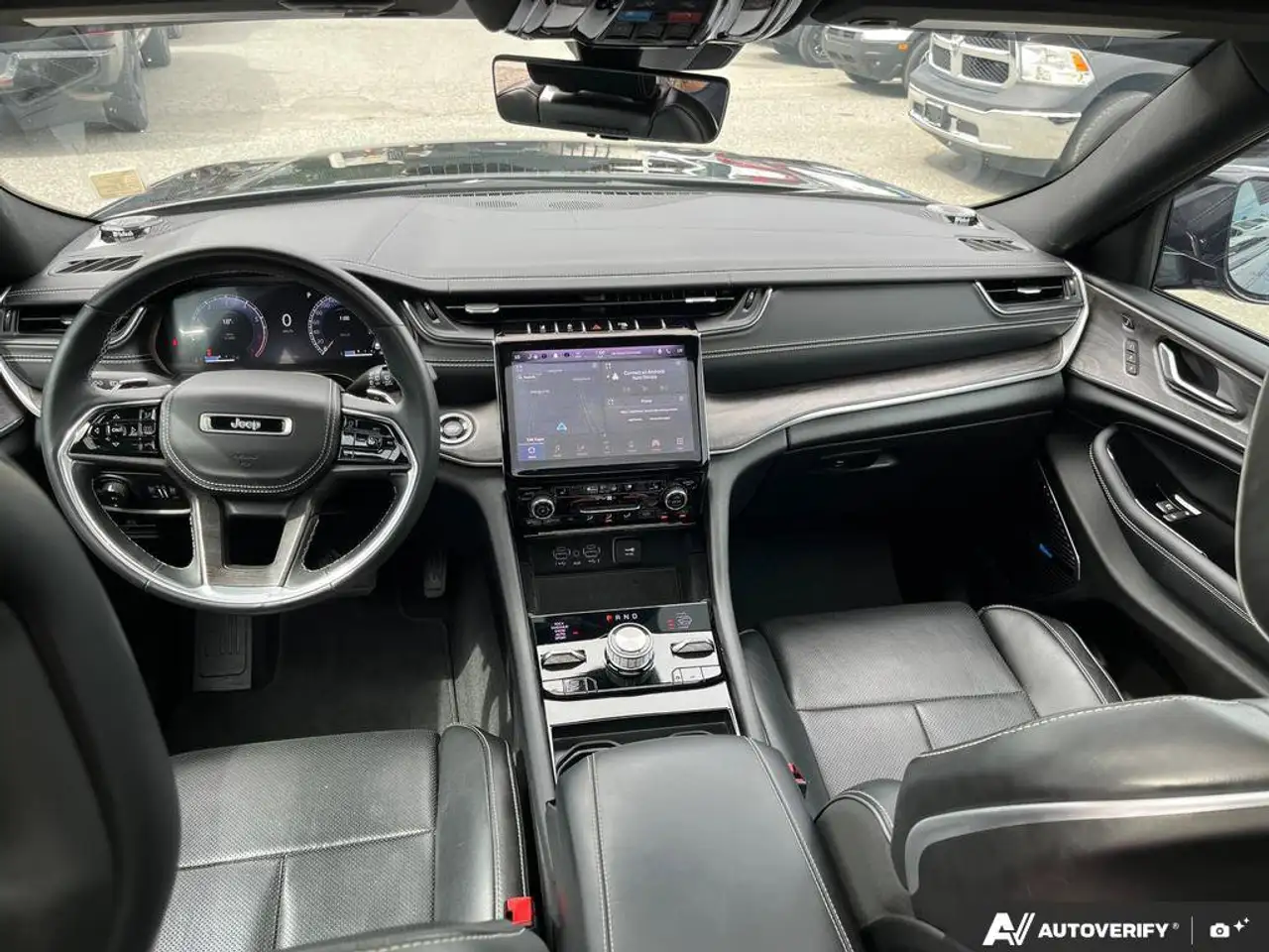 Jeep Grand Cherokee - Image 24