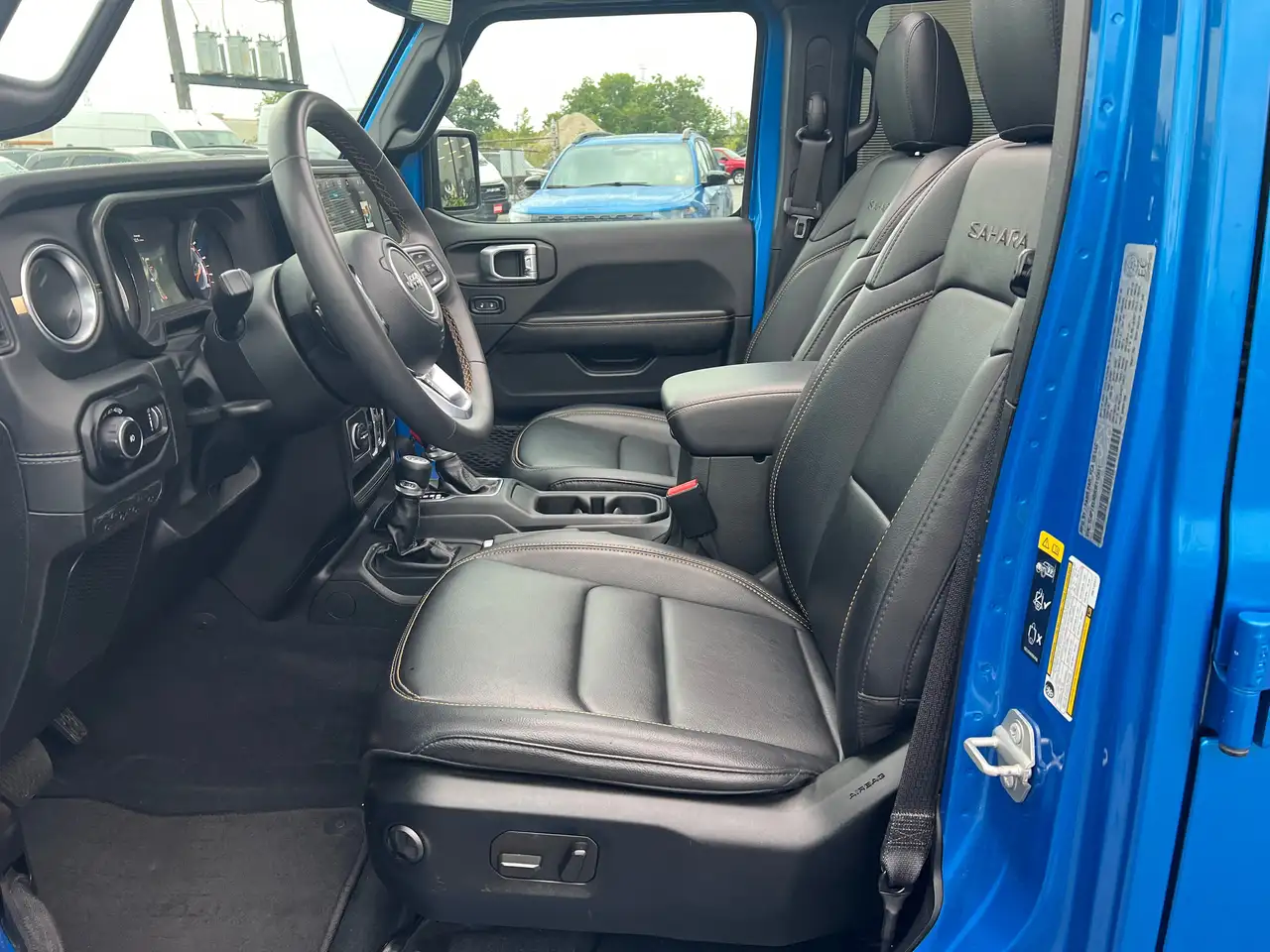 Jeep Wrangler - Image 11