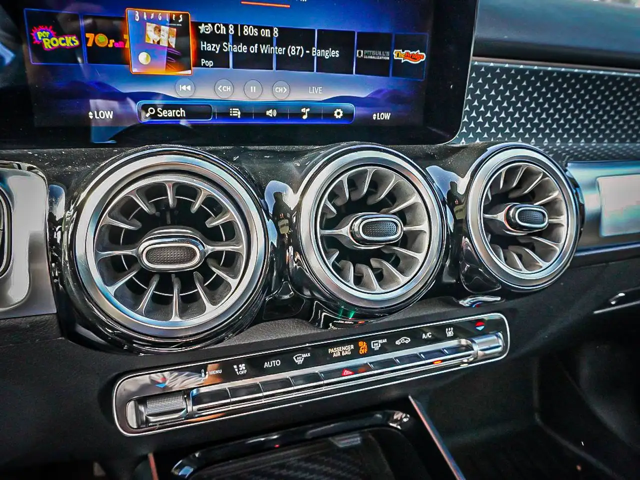 Mercedes-Benz EQB - Image 24