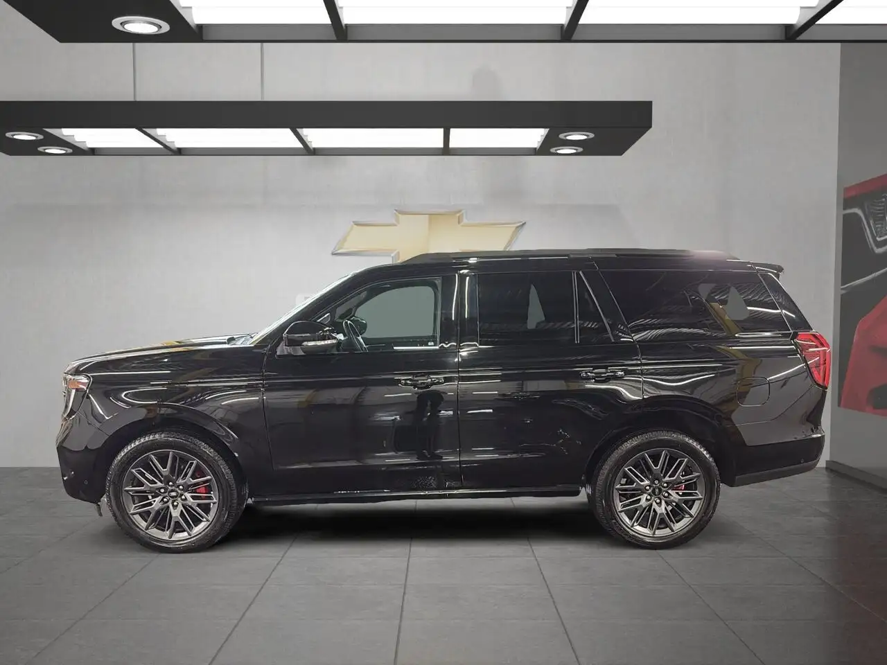 Ford Expedition - Image 5