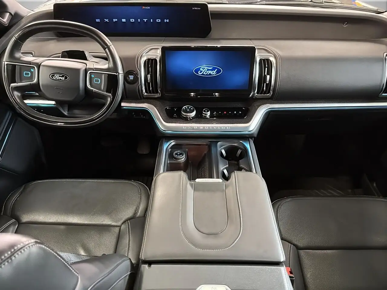 Ford Expedition - Image 10