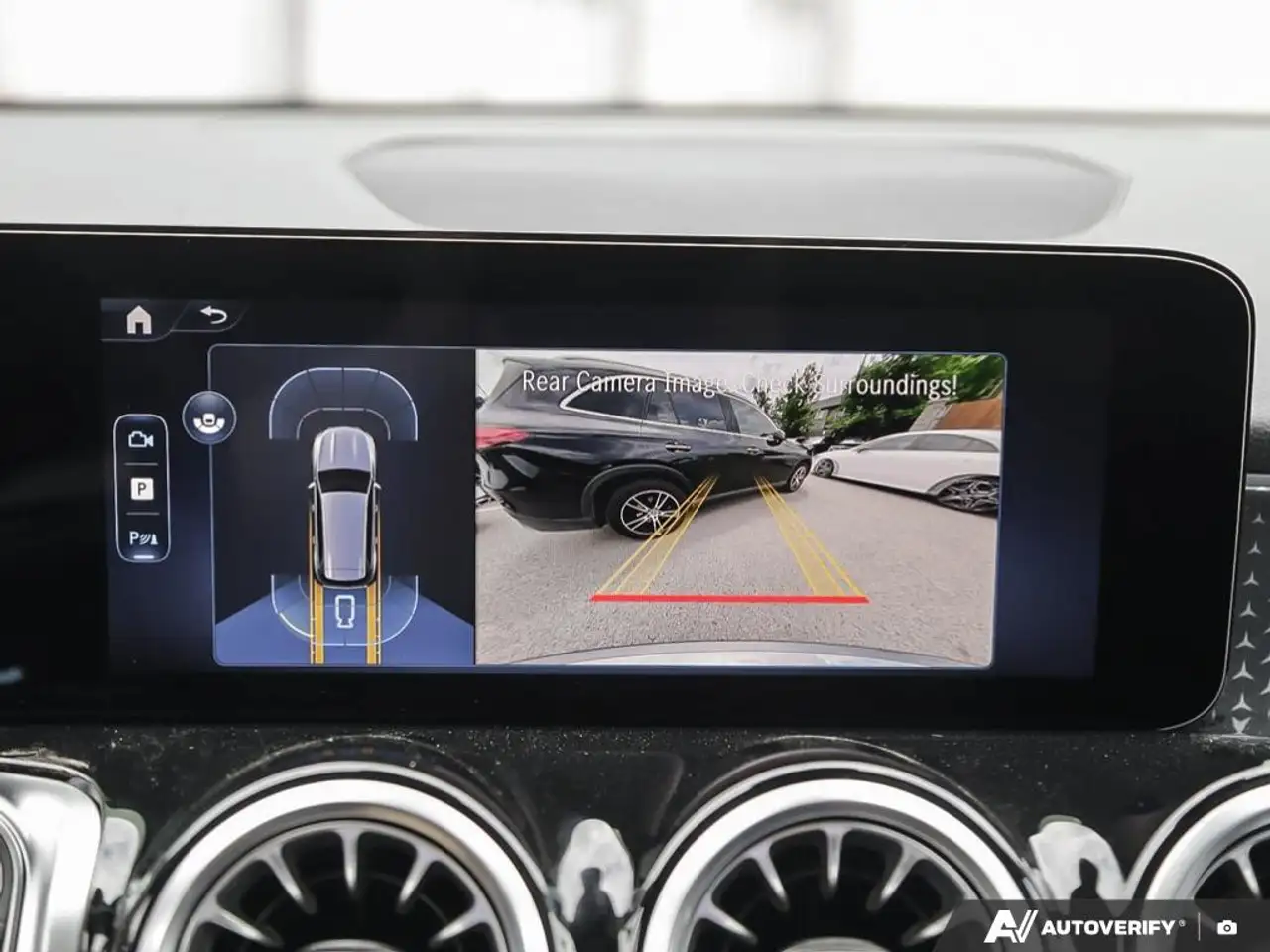Mercedes-Benz GLB - Image 20