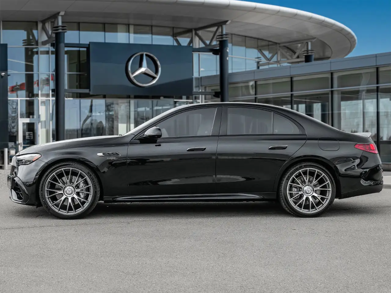 Mercedes-Benz E-Class - Image 3