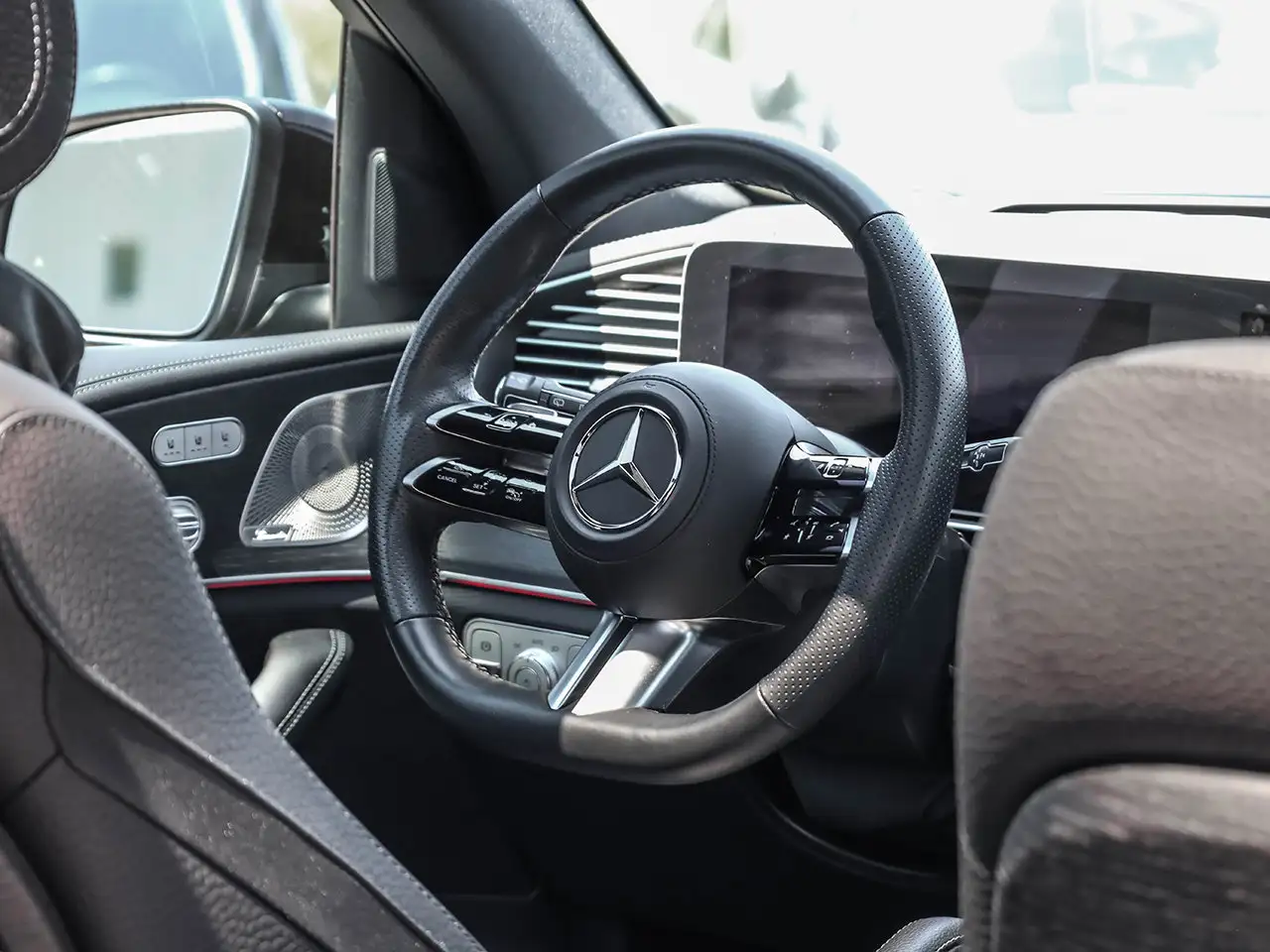 Mercedes-Benz GLS - Image 18