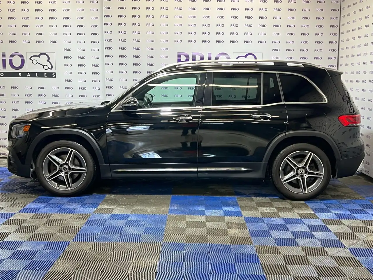 Mercedes-Benz GLB - Image 2