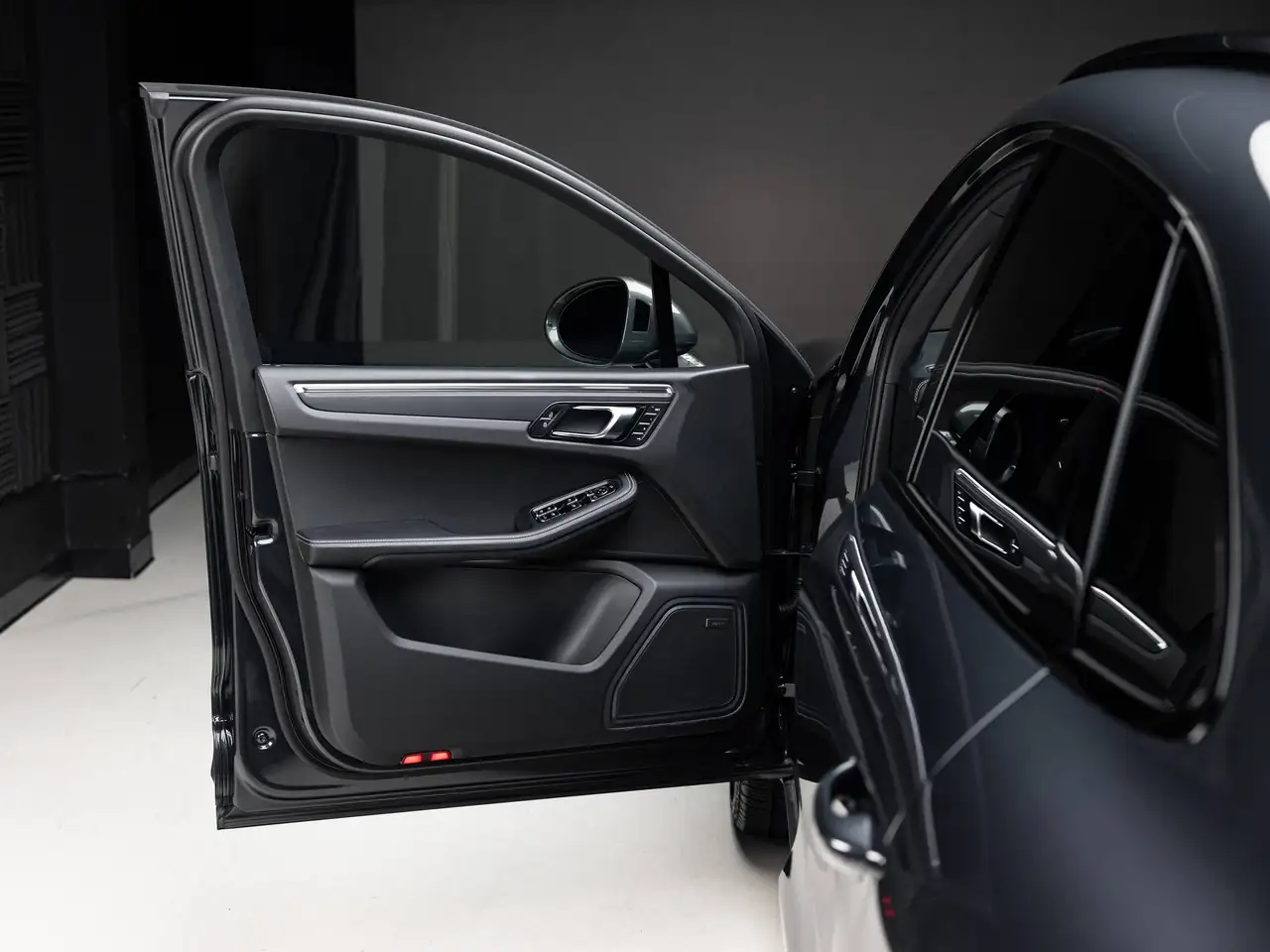 Porsche Macan - Image 24