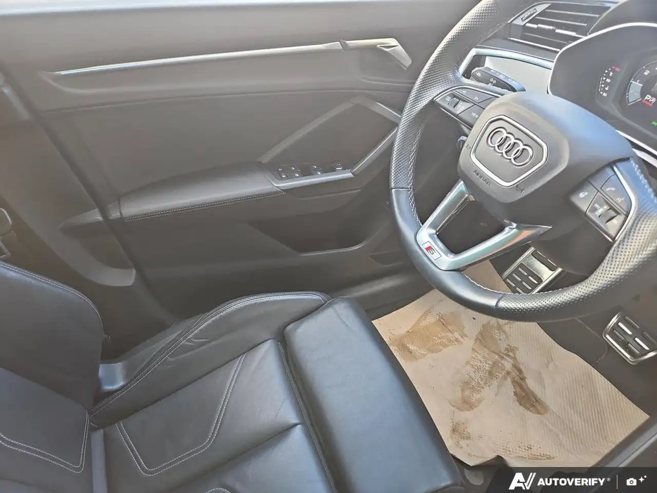 Audi Q3 - Image 17