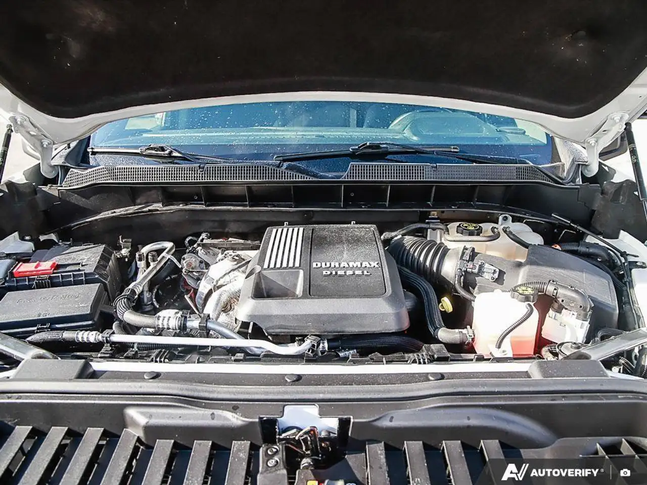 Chevrolet Silverado 1500 - Image 11