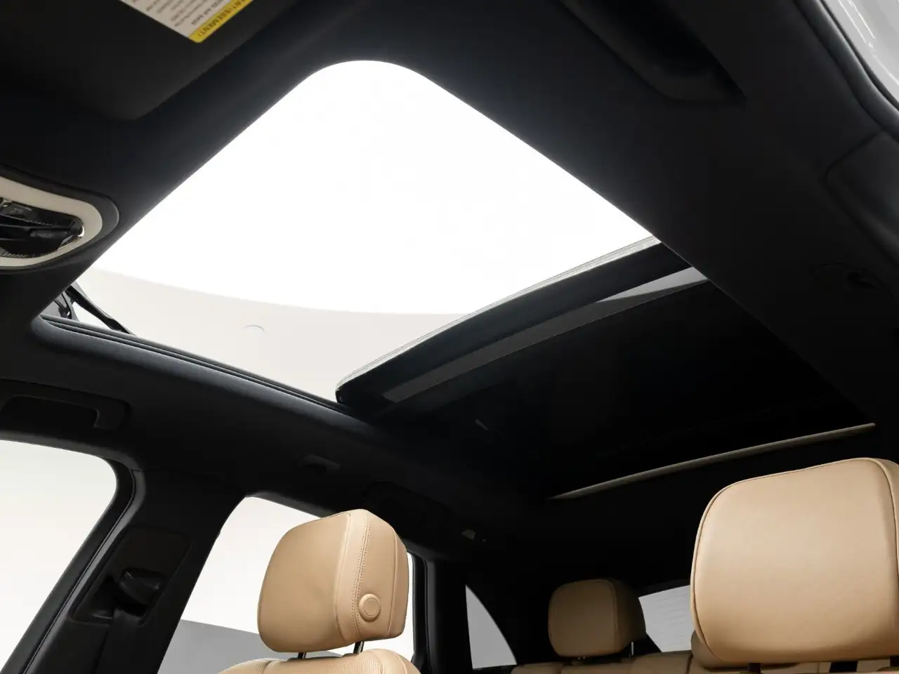 Porsche Macan - Image 23