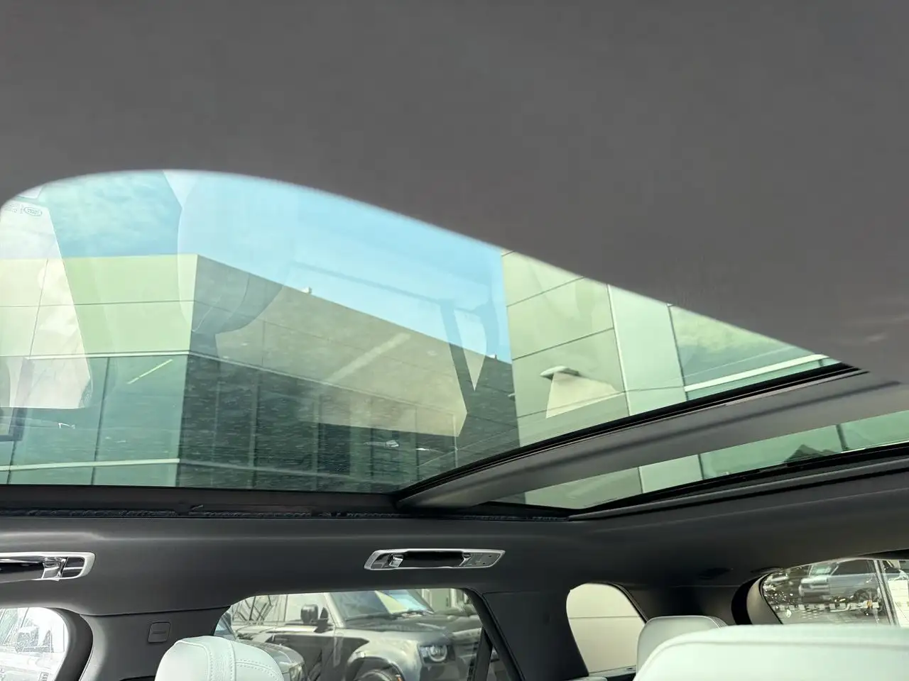 Land Rover Range Rover Sport - Image 19