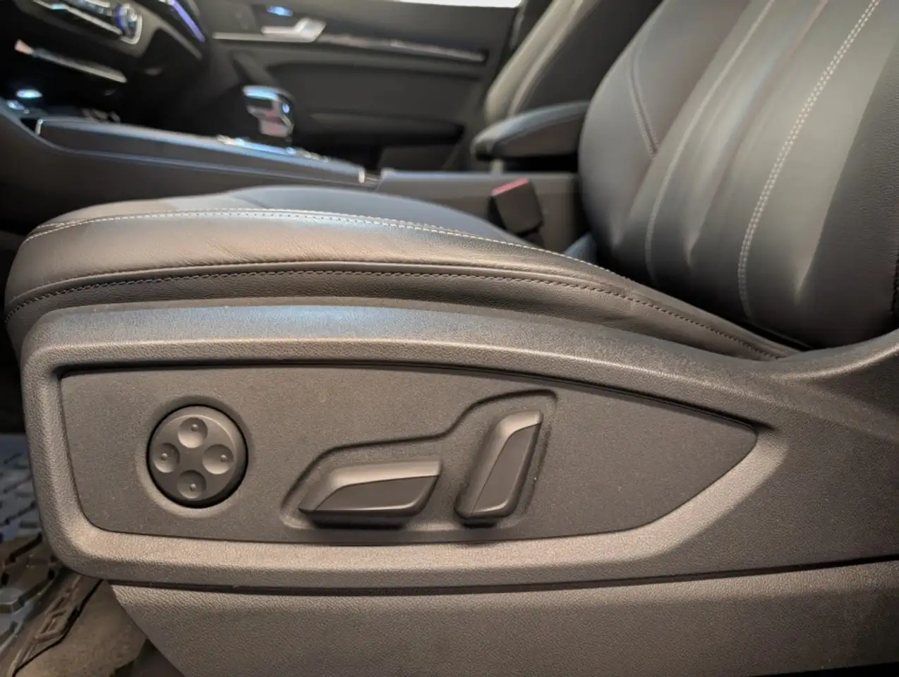 Audi Q5 - Image 10
