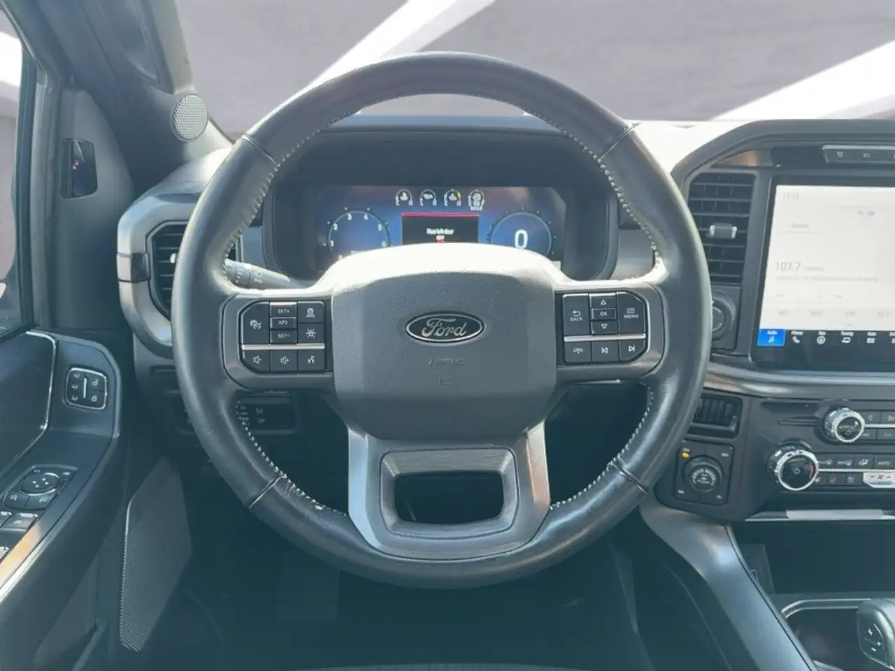 Ford F-150 - Image 24