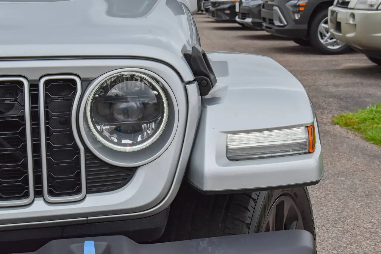 Jeep Wrangler - Image 2