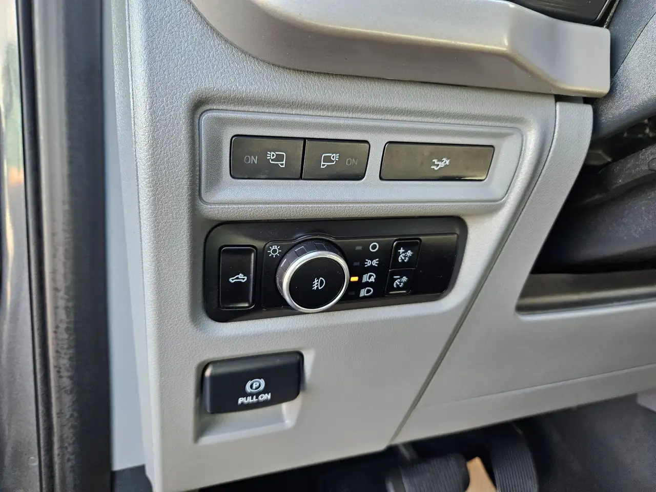 Ford F-150 - Image 13