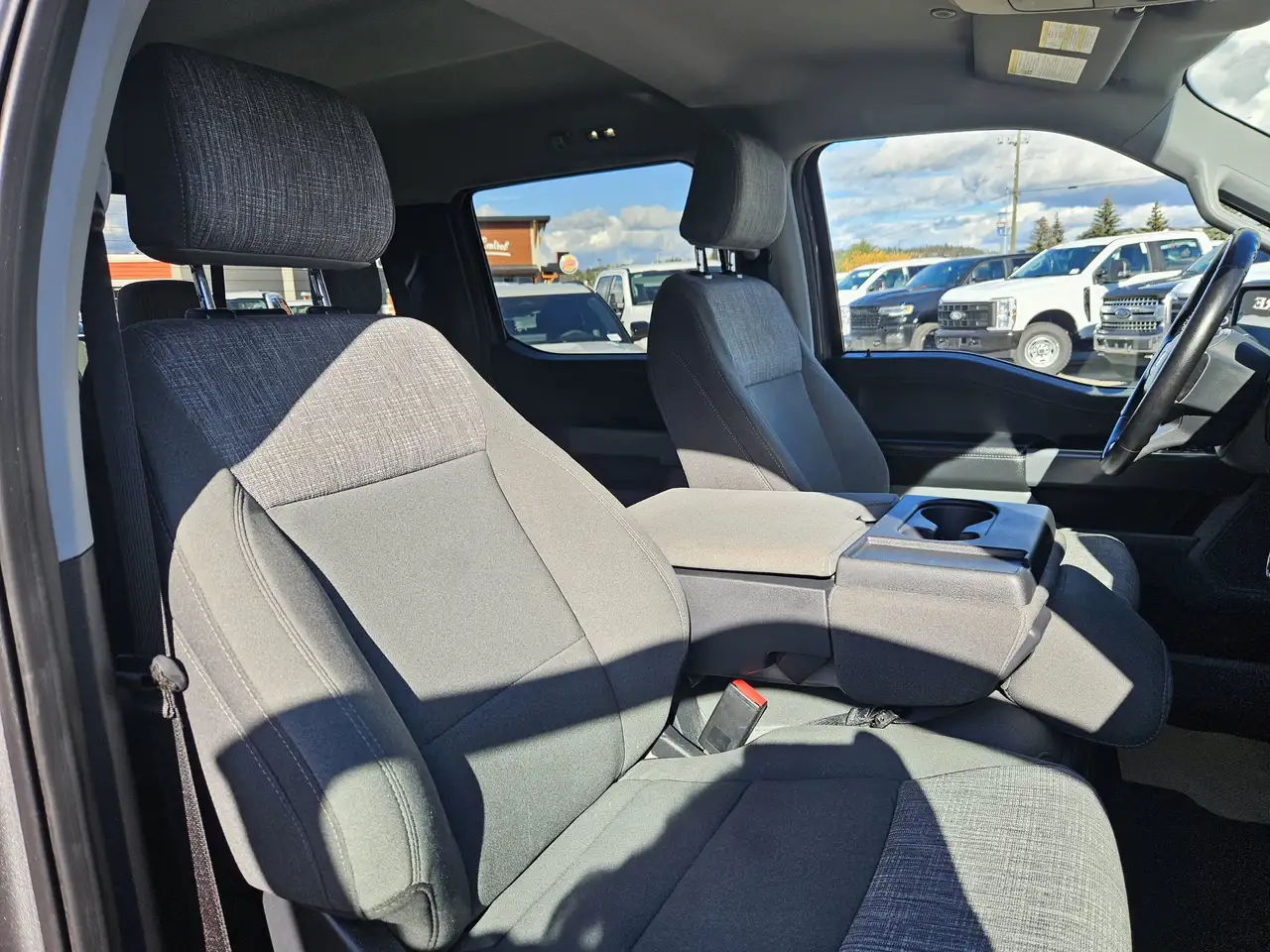 Ford F-150 - Image 32