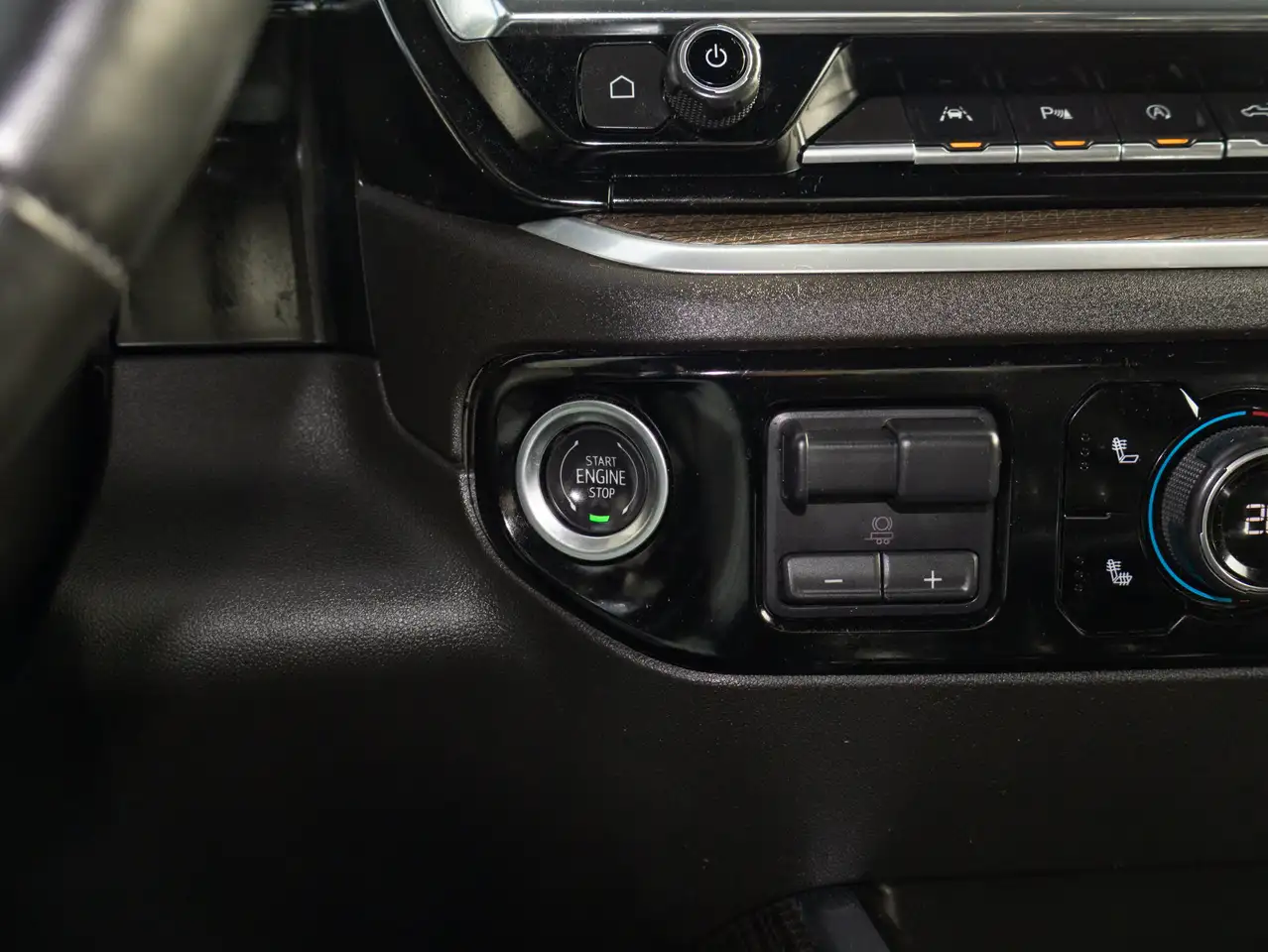 Chevrolet Silverado 1500 - Image 26