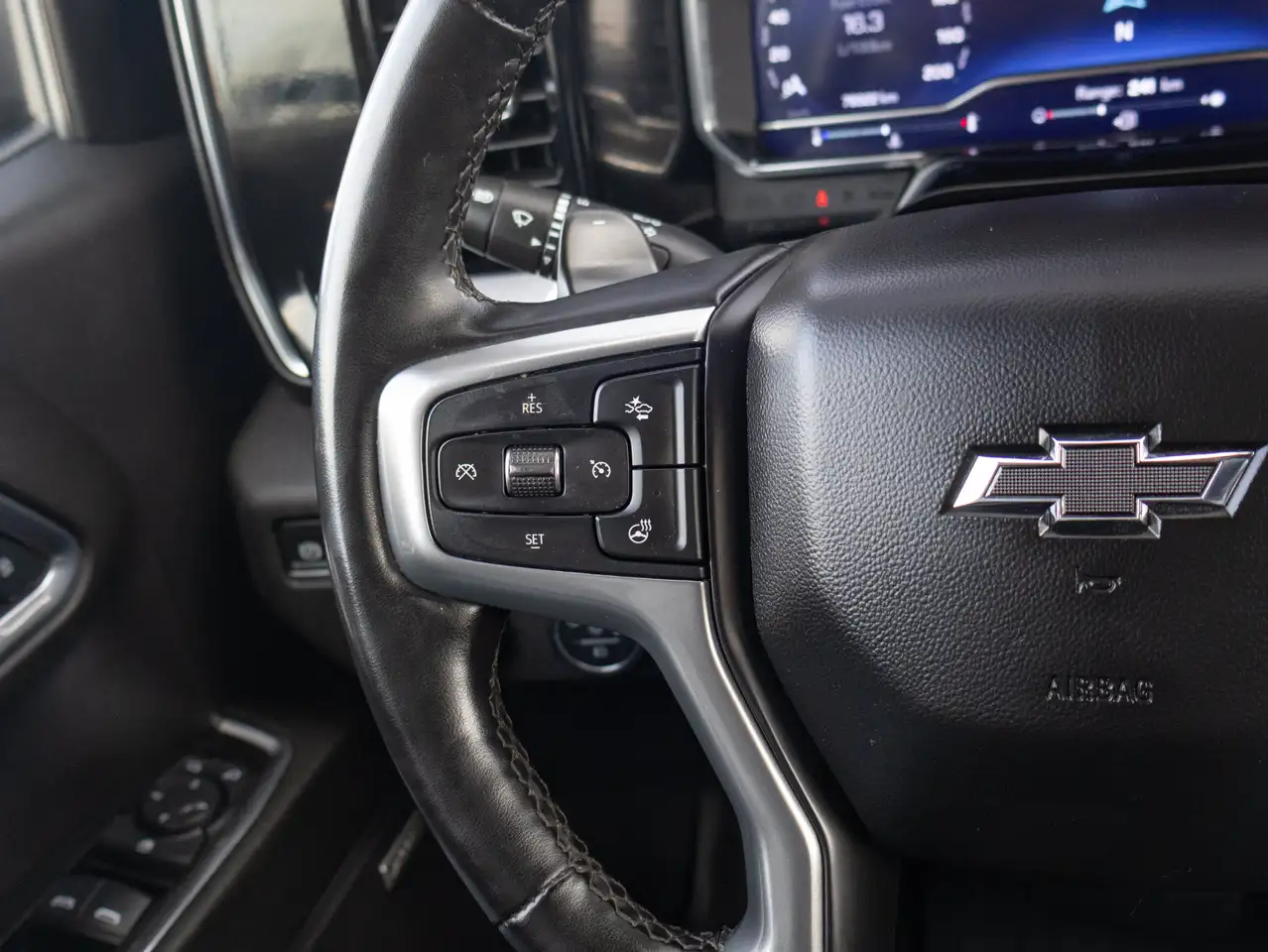 Chevrolet Silverado 1500 - Image 23