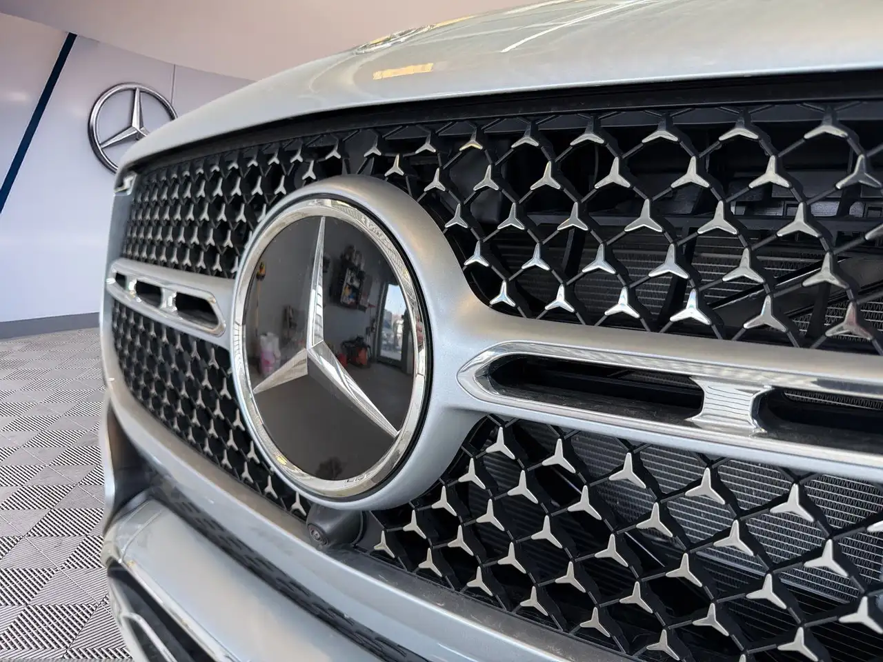 Mercedes-Benz GLE - Image 25