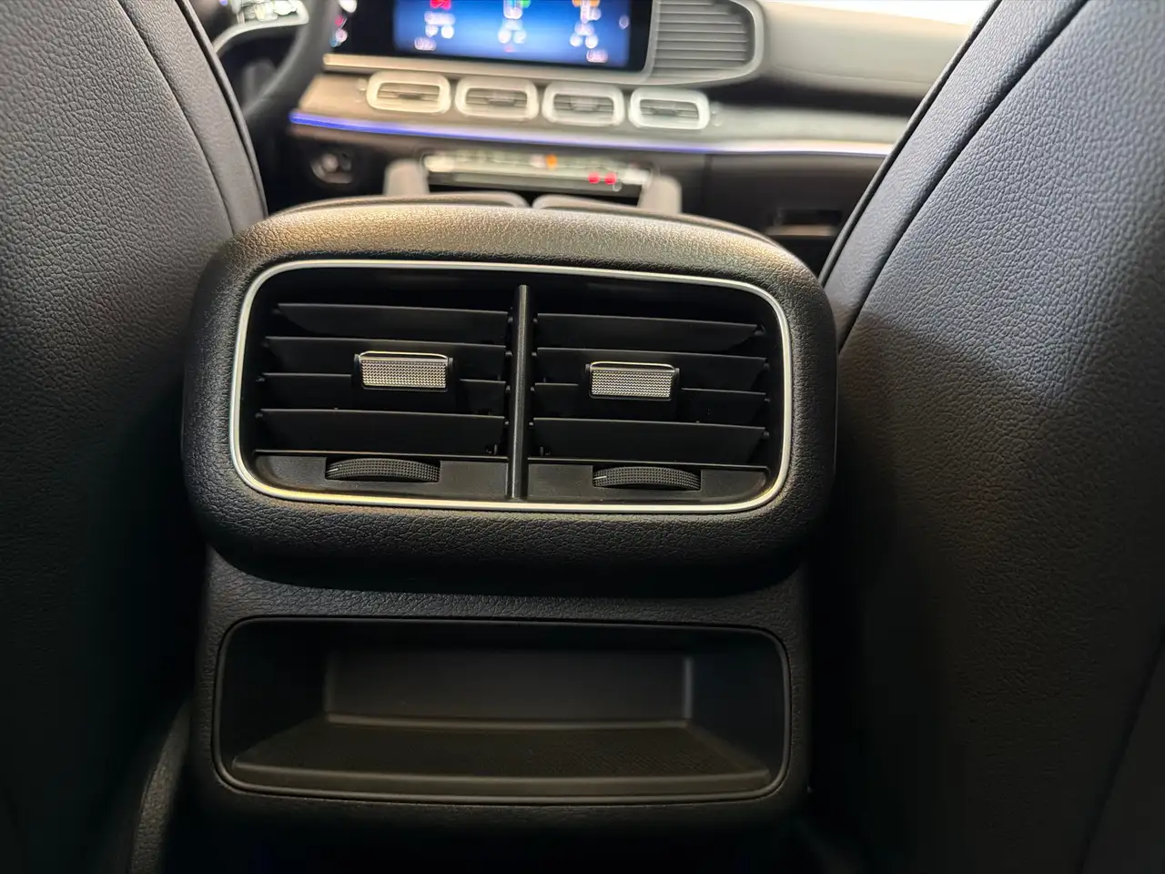 Mercedes-Benz GLE - Image 21